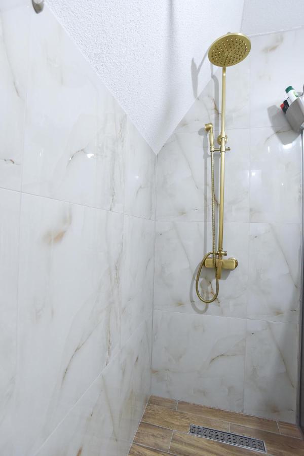 Guest House Max 자블야크 외부 사진