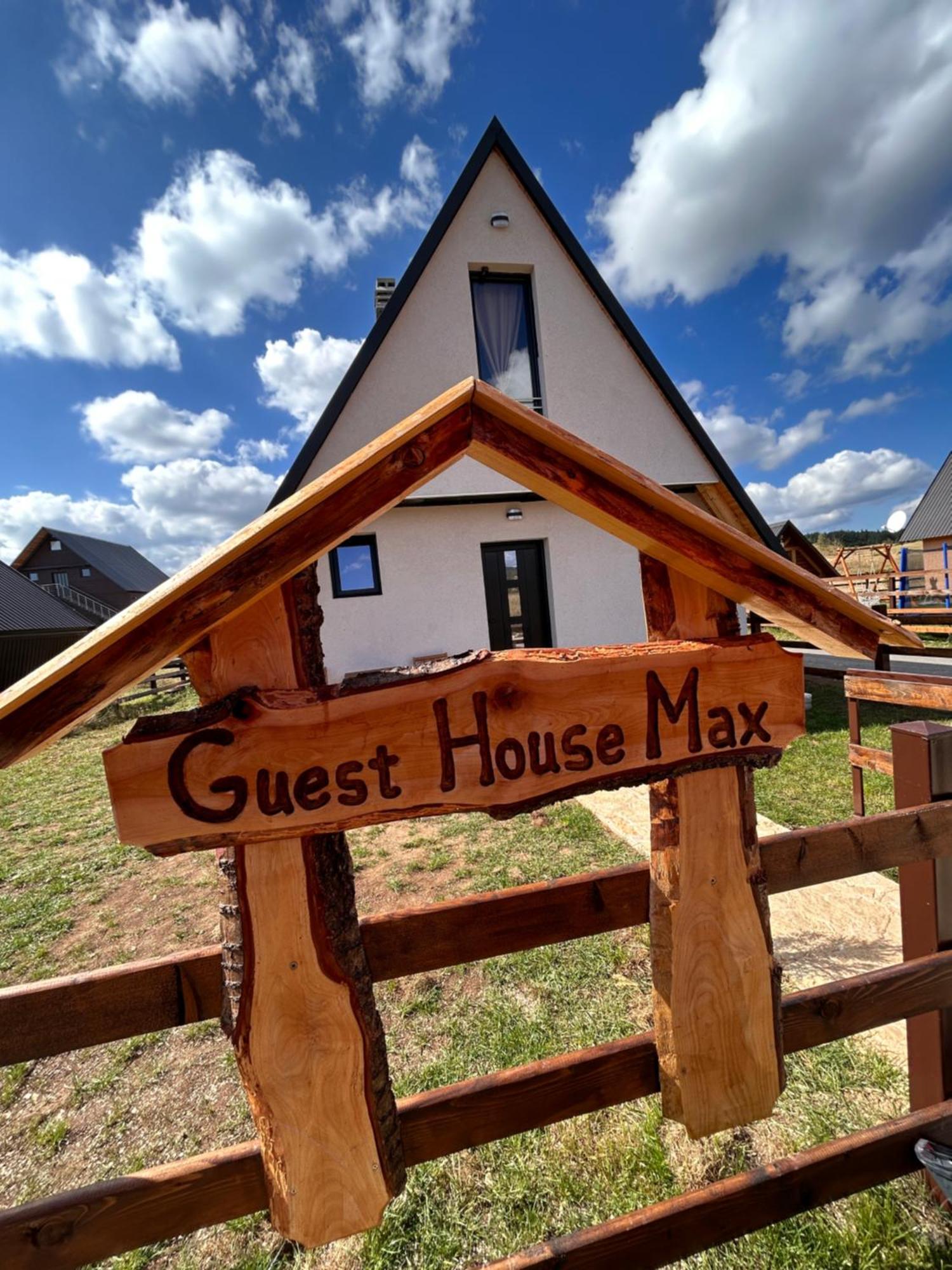 Guest House Max 자블야크 외부 사진